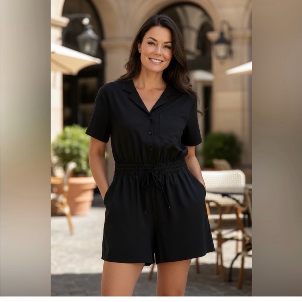 Athleta Avenue Black Short Sleeve Romper size XS